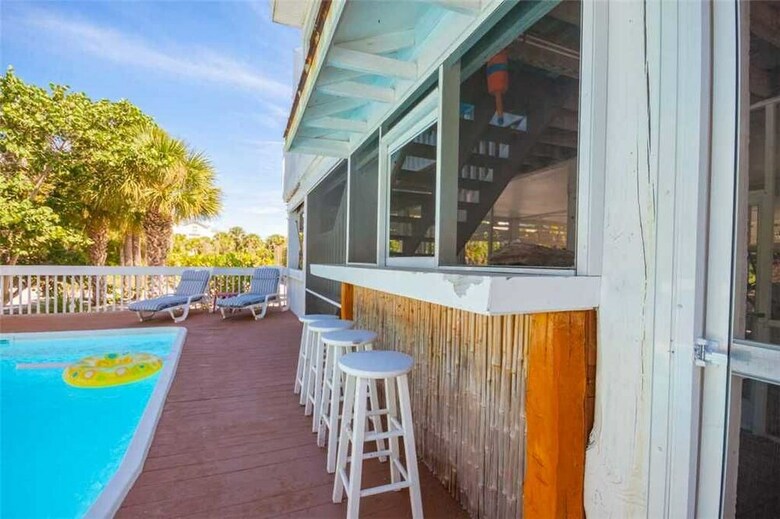 128-conch House