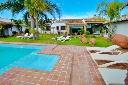 Finca La Coma - Modern, Well-equipped Villa With Private Pool In Benissa