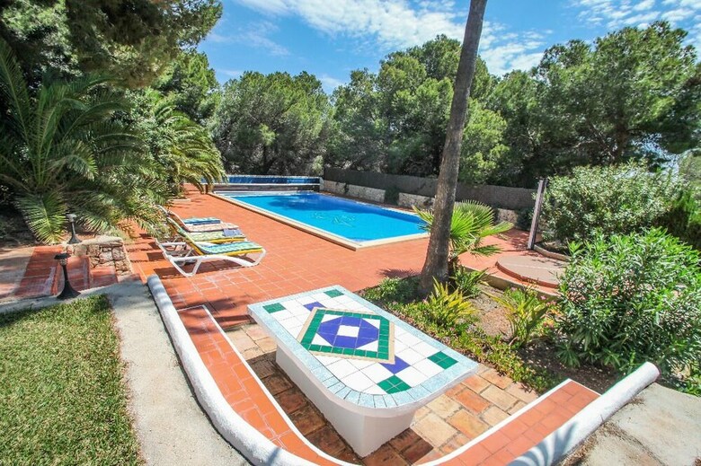 Finca Raiz - Modern, Well-equipped Villa With Private Pool In Moraira