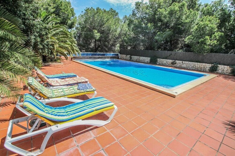 Finca Raiz - Modern, Well-equipped Villa With Private Pool In Moraira