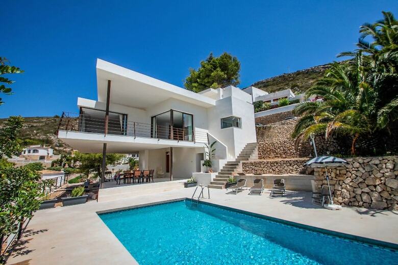 Villa Laja - Panoramic Hillside Holiday House In Moraira