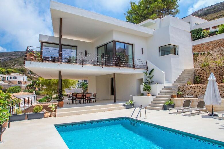 Villa Laja - Panoramic Hillside Holiday House In Moraira