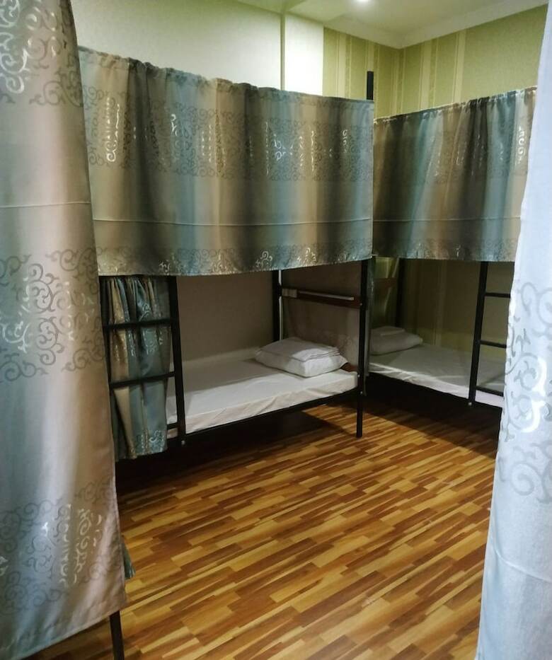 Hostal Hostel House