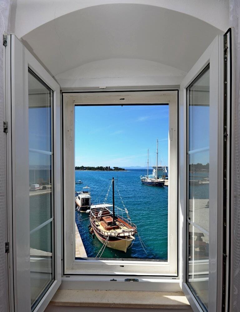Apartments Best Location