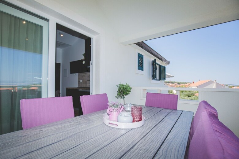 Apartamentos Salsa Brac