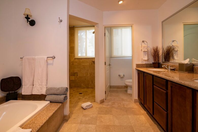 Paraiso Del Mar Resort A104 3 Bed By Casago