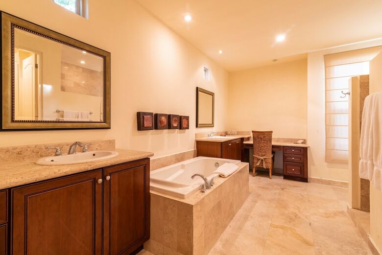 Paraiso Del Mar Resort V4 4 Bed By Casago