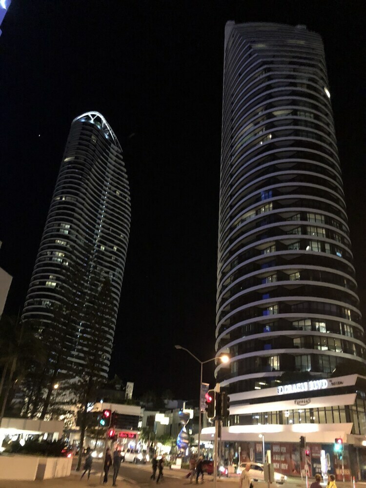 Large Apartment At Oracle Resort