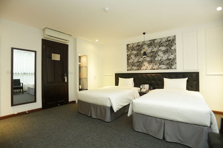 Adeline Hotel