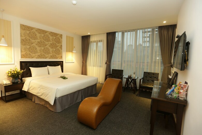 Adeline Hotel