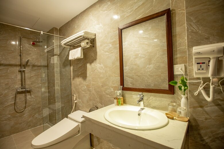 Adeline Hotel
