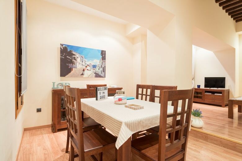Apartamentos Ahro Suite Carreteria 15