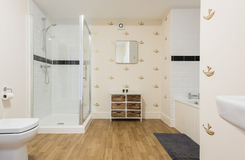 The Broadmead Jungle - Lovely & Central 3bdr Apartment