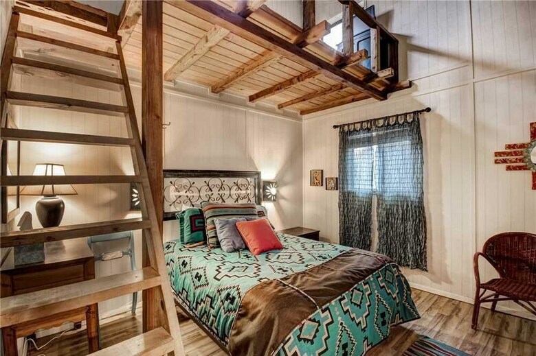 A Climbing Cub - Two Bedroom Cabin