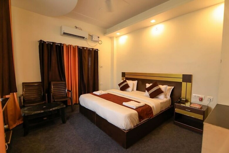 Hotel Shanti Residency