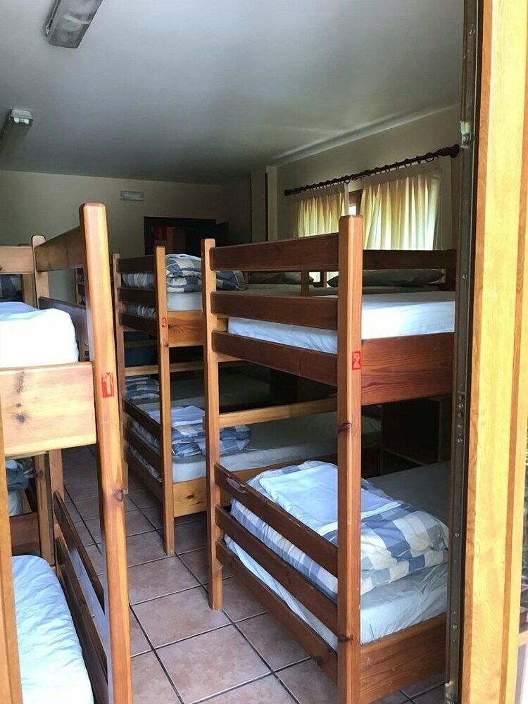 Hostal Albergue Los Nuberos