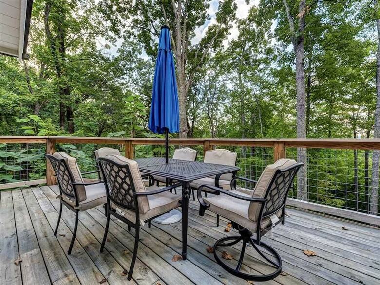 Bear View Chalet - Three Bedroom Cabin
