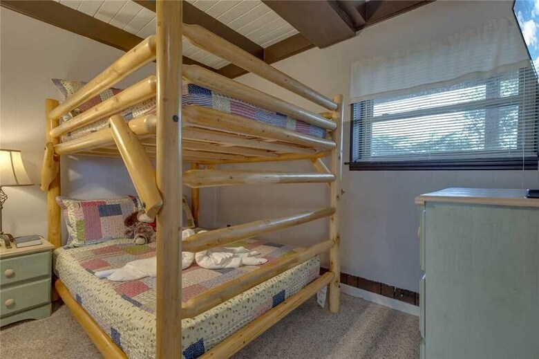 Bear View Chalet - Three Bedroom Cabin