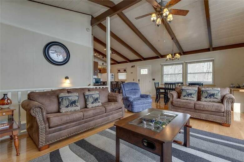 Bear View Chalet - Three Bedroom Cabin