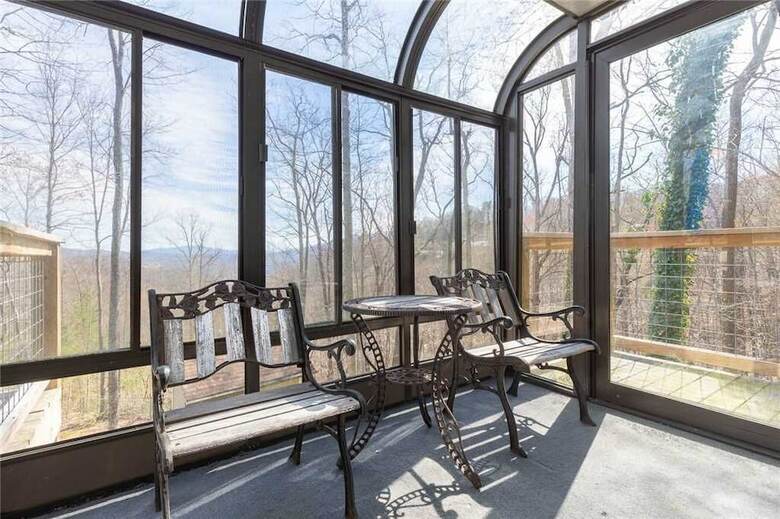 Bear View Chalet - Three Bedroom Cabin