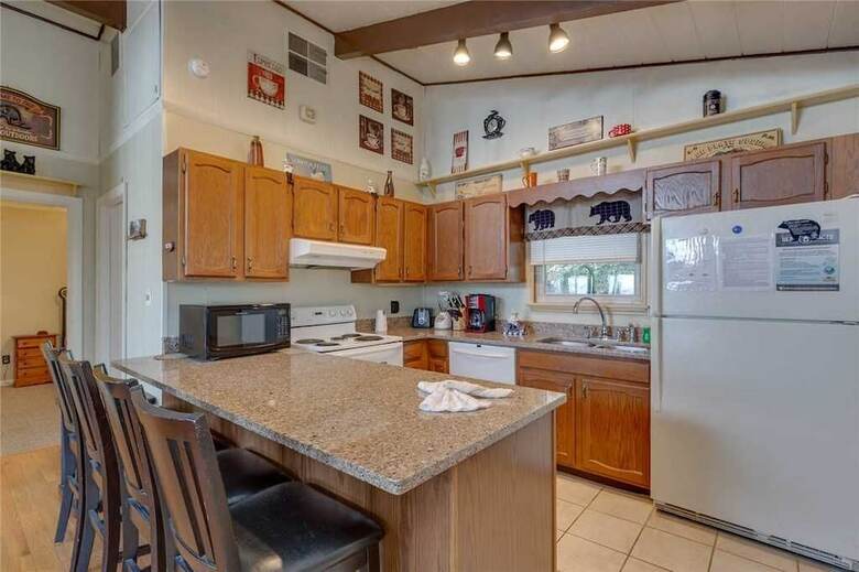 Bear View Chalet - Three Bedroom Cabin