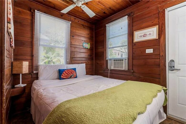 Seahorse Cottage 3 - Two Bedroom Cottage