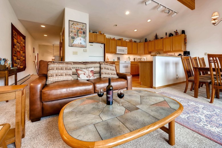 Lakepointe Court Town Homes By Crmr