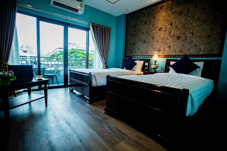 Chunlee Grand Hotel