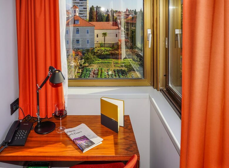 Hotel Horizon Luxury Suites
