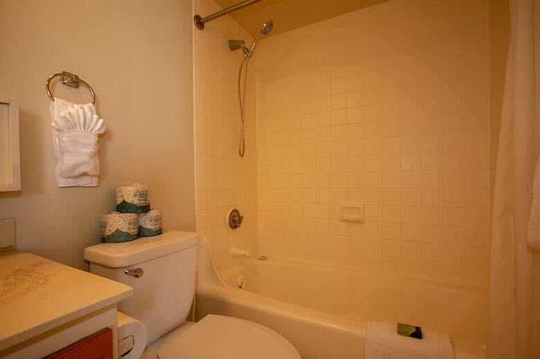 Waikiki Sunset Suite 2404
