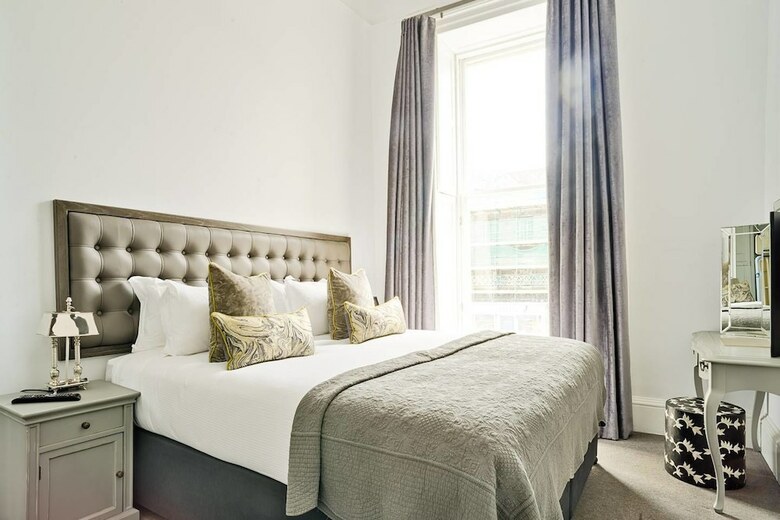 Luxury George Street Apartments: Edinburgh Suite