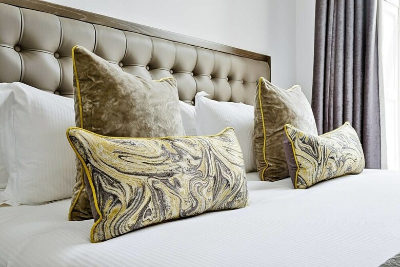 Luxury George Street Apartments: Edinburgh Suite