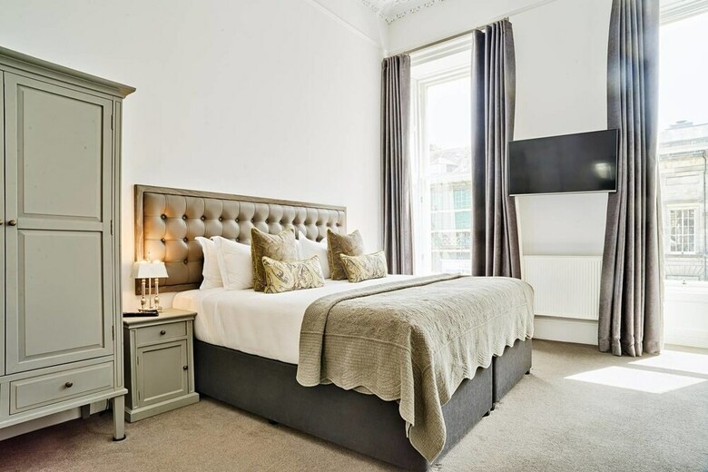 Luxury George Street Apartments: Edinburgh Suite