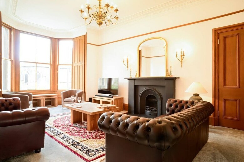 Apartamentos 5 Bedroom Apt Near Meadows & George Square