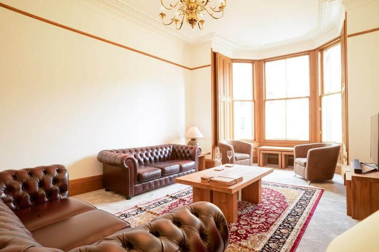 Apartamentos 5 Bedroom Apt Near Meadows & George Square