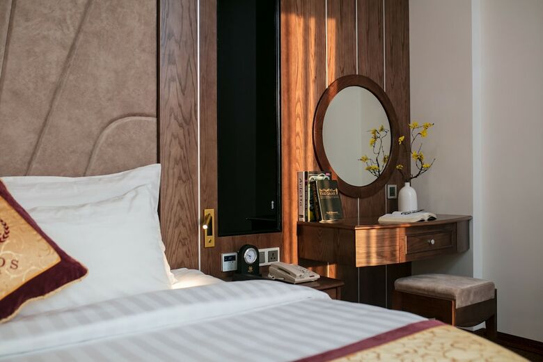 Halios Hotel Halong