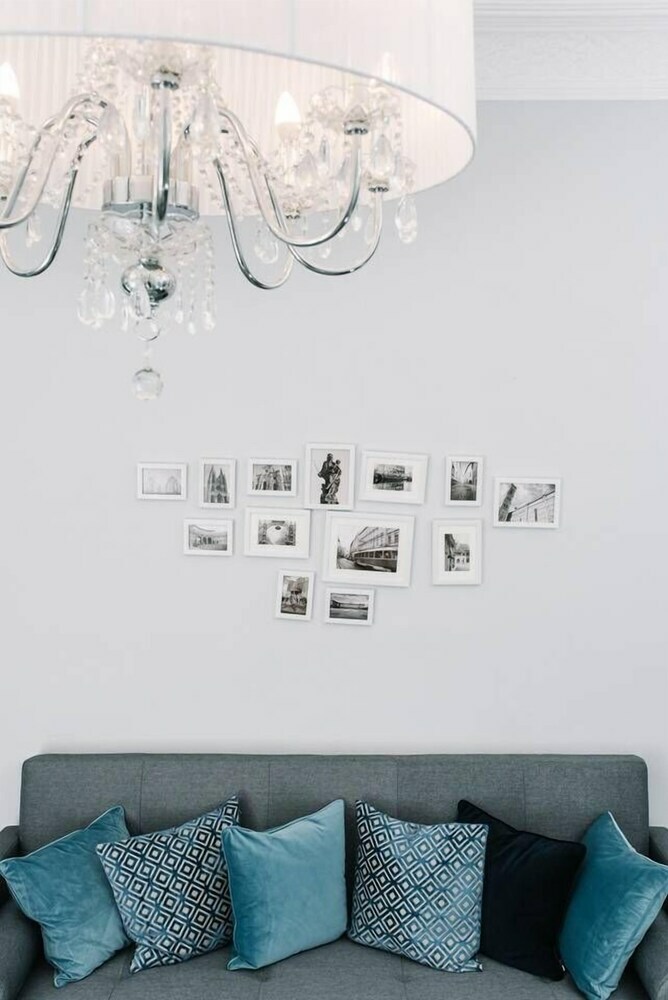 Stunning Old Town Apartment Next To The Station