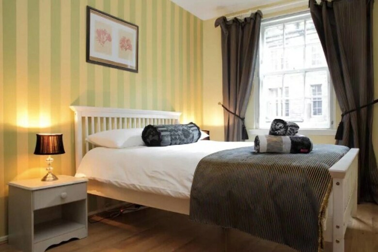 Stylish Castle View Apartment