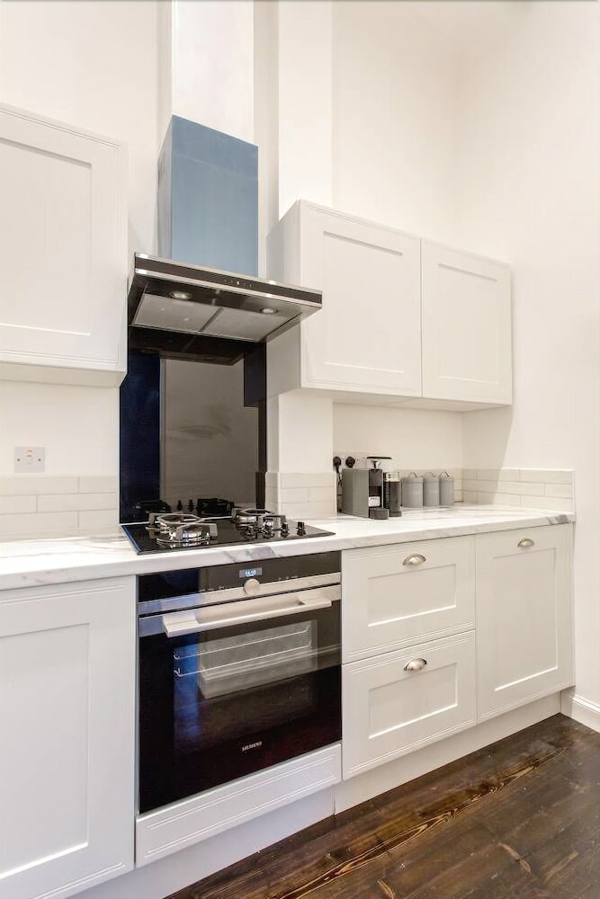 Luxury 4-bedroom Townhouse In Prestigious West End