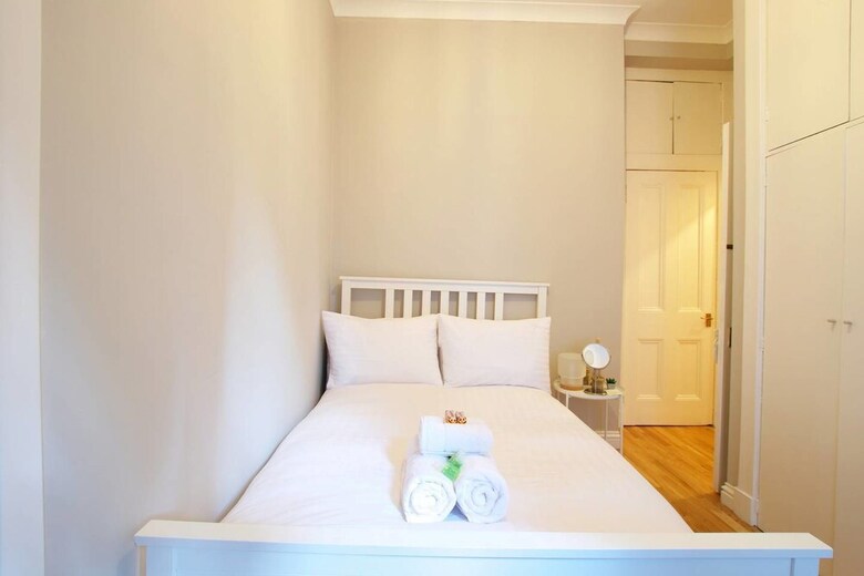 Lovely And Cozy Edinburgh City Centre Apartment