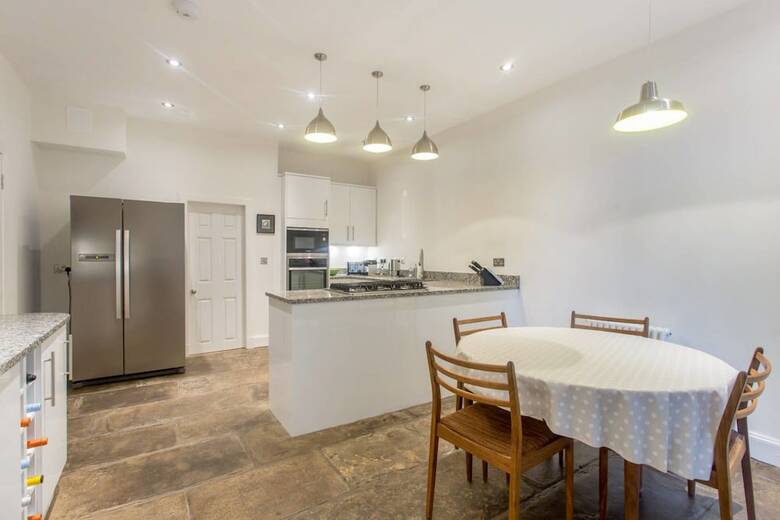 Apartamentos Spacious 2 Bed Apt In Ideal City Centre Location