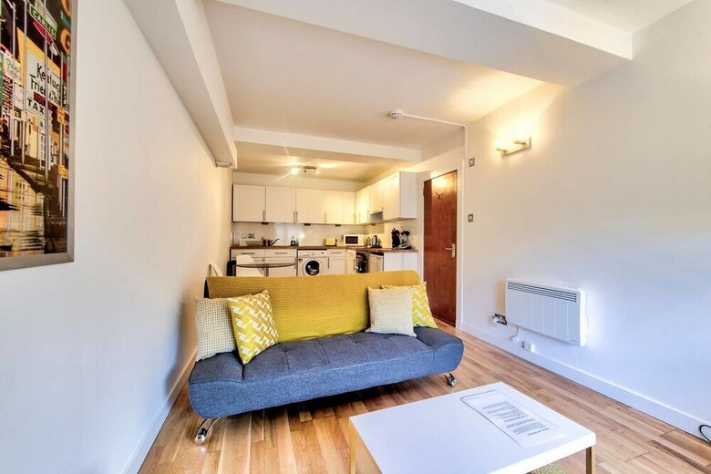 Stylish Central Apartment Near Royal Mile