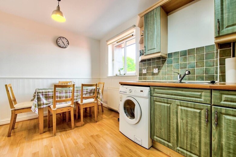 Cozy And Rustic 3bed/2bath Stockbridge Apartment With Free Parking