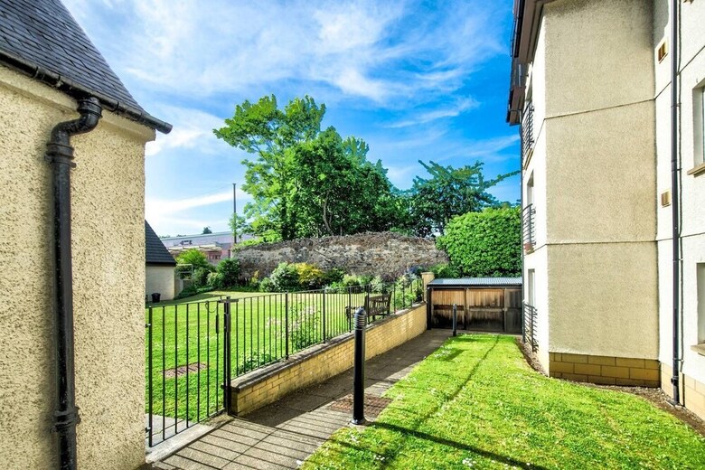 Cozy And Rustic 3bed/2bath Stockbridge Apartment With Free Parking
