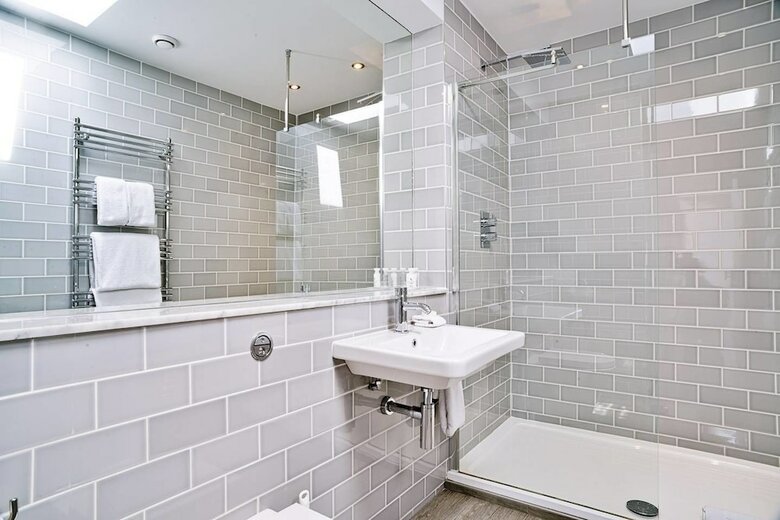 Luxury George Street Apartments: Castle Suite