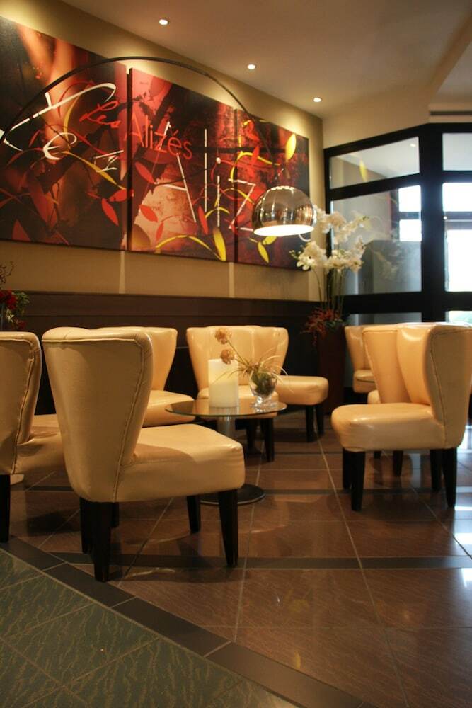 Hotel H�tel Les Aliz�s