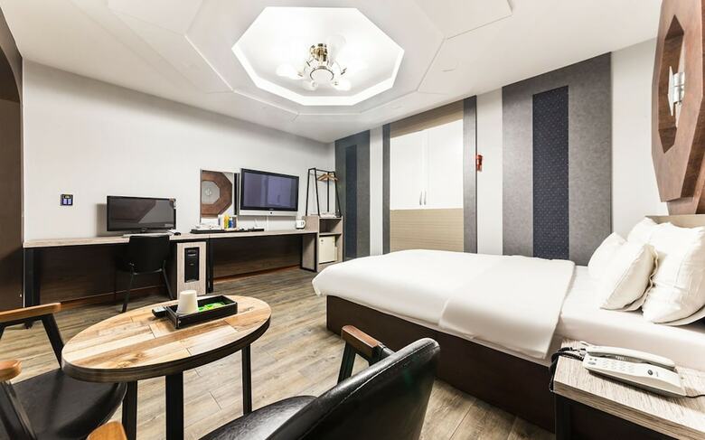 Hotel No.1