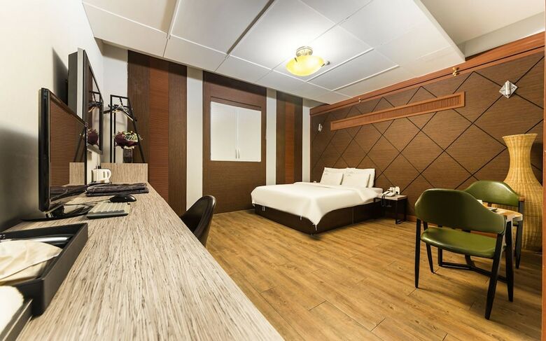 Hotel No.1