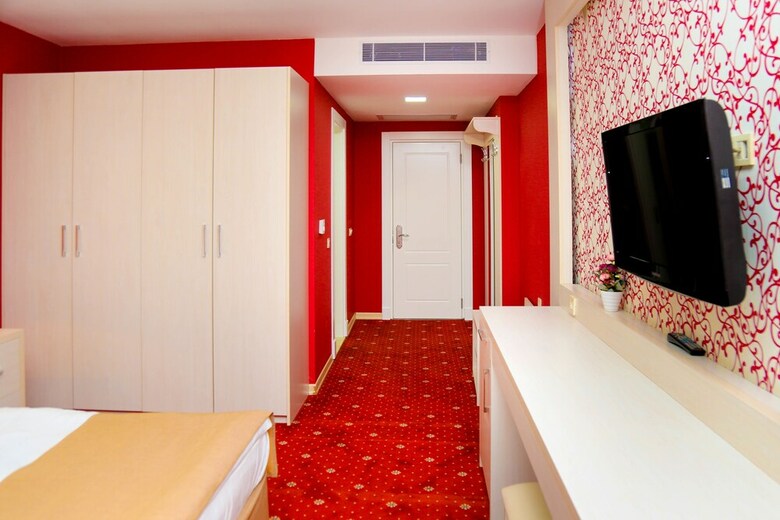 Lara Hotel & Spa