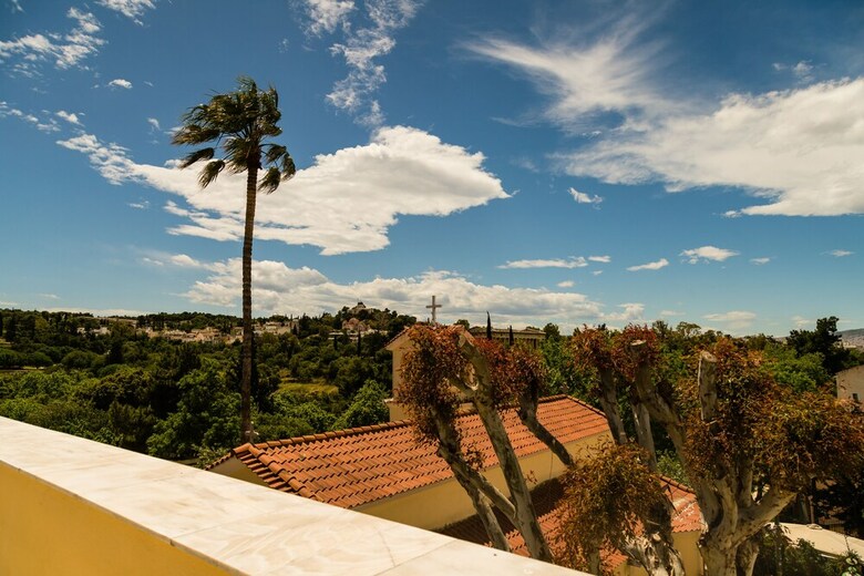 Apartamentos Ch Adrianou Suites